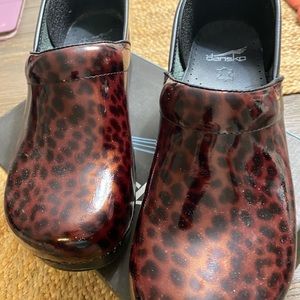 Professional Brown Tortoise Shell Patent Leather
